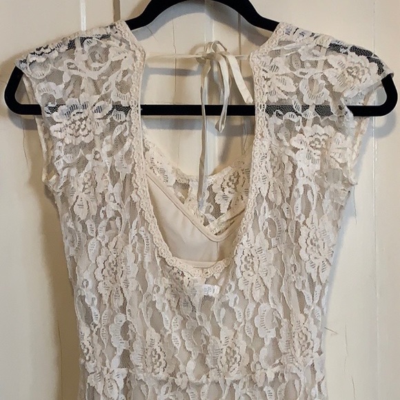 Lace Minidress - White lace with cream accents - Picture 3 of 4